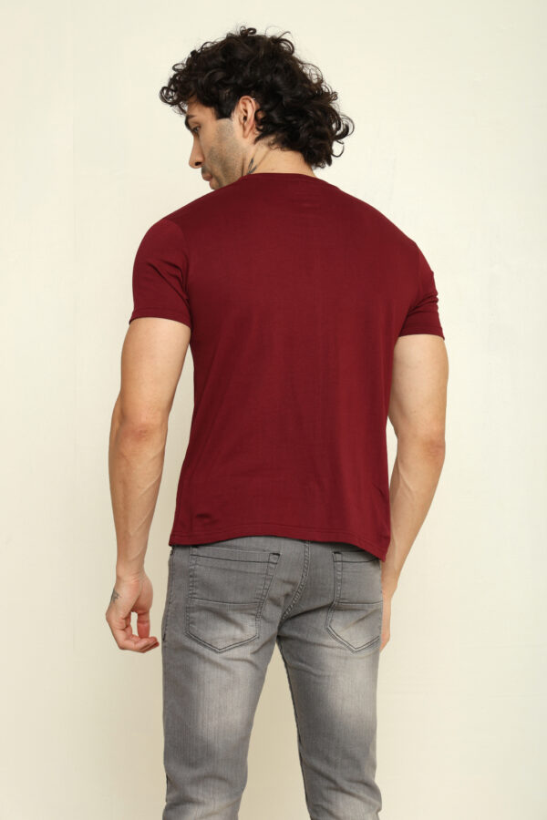 176665473968892301932.jpg Absqura Solid Men Maroon T-Shirt
