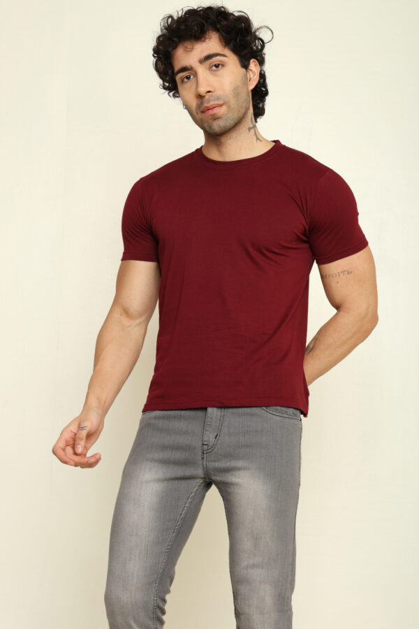176665474722462301927.jpg Absqura Solid Men Maroon T-Shirt