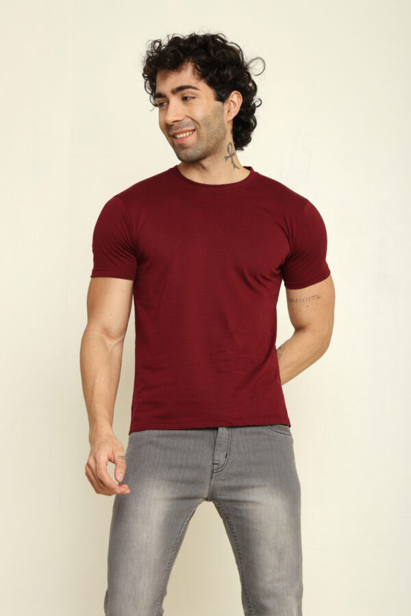 176665475170432301926.jpg Absqura Solid Men Maroon T-Shirt