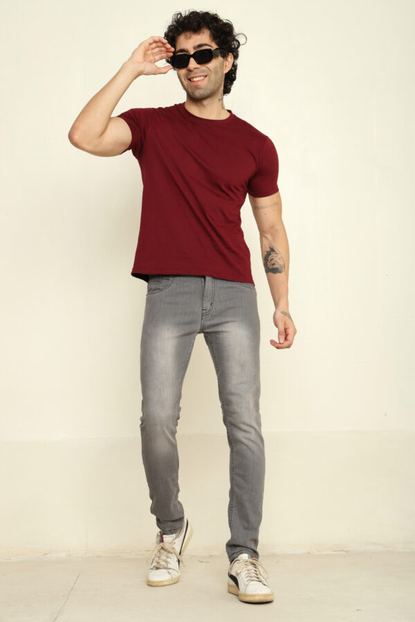 176665475686552301935.jpg Absqura Solid Men Maroon T-Shirt