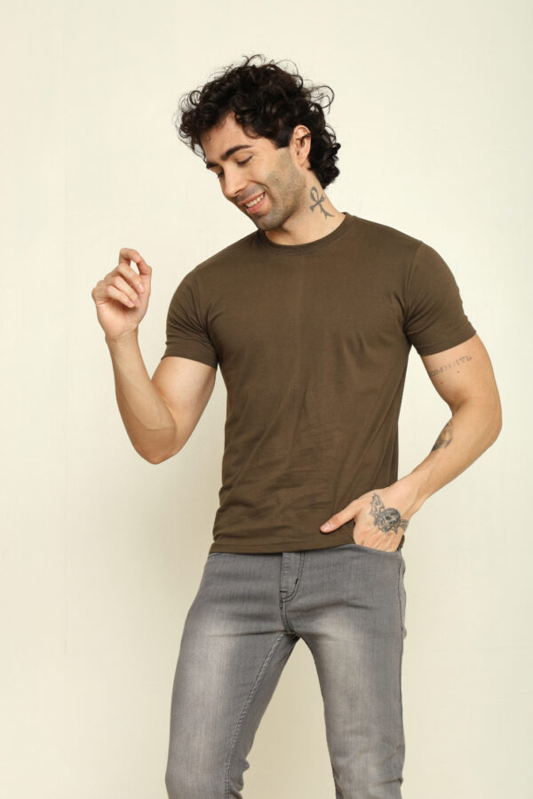176665557275552302104.jpg Absqura Solid Men Olive Green T-Shirt