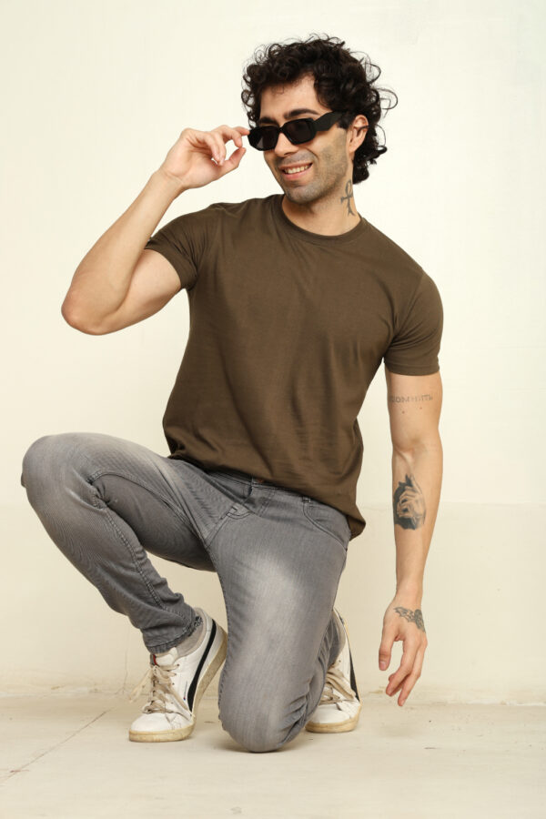 176665557989822302110.jpg Absqura Solid Men Olive Green T-Shirt